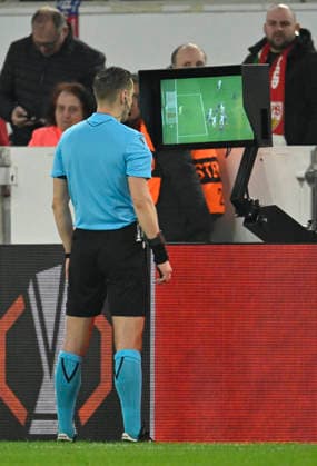 Supposed GOAL for 2 2 Angelo Stiller VfB Stuttgart 06 not in the picture after VAR, video assistant, video evidence, Video referee Video assistant referee not in the picture due to passive offside of Tiago Tomas VfB Stuttgart 08 Referee Donatas Rumsas LTU on monitor VfB Stuttgart vs FC Porto EUROPA LEAGUE EL 12 03 2026 DFL REGULATIONS PROHIBIT ANY USE OF PHOTOGRAPHS AS IMAGE SEQUENCES AND OR QUASI VIDEO VfB Stuttgart vs FC Porto