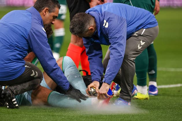 Panathinaikos F.C. v Real Betis UEFA Europa League Abde Ezzalzouli of Real Betis receives treatment during the UEFA Europa League Round of 16 First Leg match at the Olympic Stadium (Greece), Marousi 12 03 2026 UK Newspapers OUT Copyright: xYannisxHalasx FIL-23117-0053