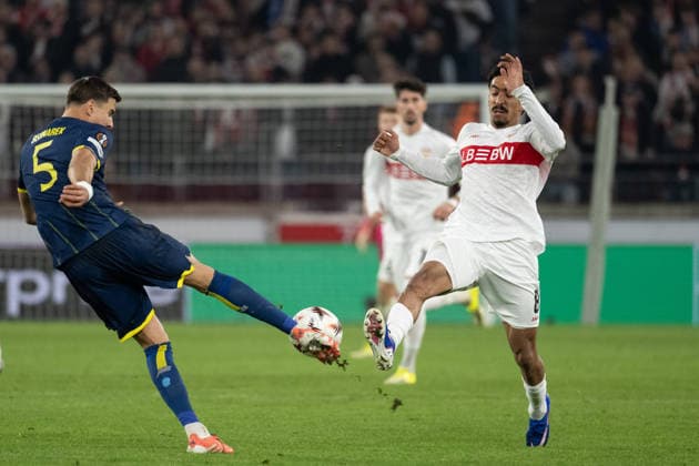 v li Jan Bednarek FC Porto, 05 , Tiago Tomas VfB Stuttgart, 08 GER, VfB Stuttgart vs FC Porto, Football, UEFA Europa League, Men, Round of 16, First leg, 2025 2026 season, 13 03 2026, GER, VfB Stuttgart vs FC Porto, Football, UEFA Europa League, Men, Round of 16, First leg, 2025 2026 season, 13 03 2026 Stuttgart Copyright: xEibner-Pressefoto WolfgangxFrankx EP_WFK