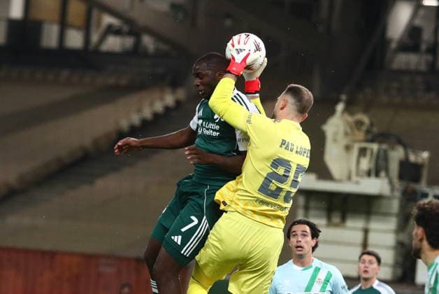 UEFA Europa League, Panathinaikos FC vs Real Betis - Pau Lopez goalkeeper of Real Betis during the UEFA Europa League round of 16 1st leg soccer match between Panathinaikos FC and Real Betis held at Olympic Athletic Center of Athens in Athens, Greece, 12 March 2026. IMAGO ONE INCH PRODUCTIONS ATHENS Greece Copyright: xOnexInchxProductionsx 6890080