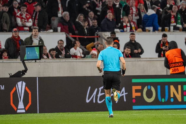 12 03 2026, xdaymx, Football UEFA Europa League, VfB Stuttgart FC Porto Referee Donatas Rumsas reviews the alleged 2 2 by Angelo Stiller Stuttgart and subsequently withdraws the goal DFL DFB REGULATIONS PROHIBIT ANY USE OF PHOTOGRAPHS as IMAGE SEQUENCES and or QUASI VIDEO Stuttgart