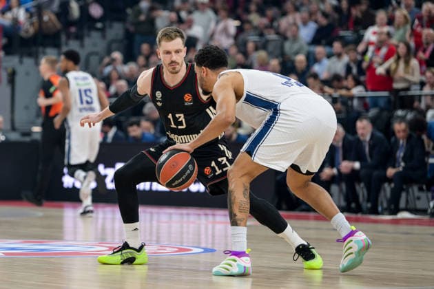 Basketball, Euroleague, , FC Bayern Munich Anadolu Efes Istanbul In the picture from l Andreas OBST Bayern, 13 , Nick WEILER BABB Istanbul, 8 Munich SAP Garden Bayern Germany Copyright: Passion2Press.dex xMarkusxFischex