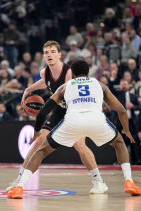 Basketball, Euroleague, 20260312, FC Bayern Munich Anadolu Efes Istanbul Pictured from l Justus HOLLATZ Bayern, 21 , Jordan LOYD Istanbul, 3 Munich SAP Garden Bayern Germany Copyright: Passion2Press.dex xMarkusxFischex