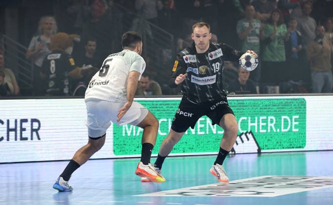 Shuichi Yoshida, Mathias Gidsel on the ball duel Match scene Action Sport Handball CL Champions League Champions League Men 14 Matchday Season 2025 2026 12 03 2026 Füchse Berlin vs HBC Nantes in the Max Schmeling Halle