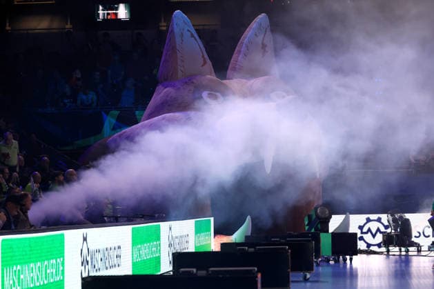 DEU, Machineseeker EHF Champions League, Fuechse Berlin vs HBC Nantes, 12 03 2026, Max Schmeling Halle, Berlin, DEU, Machineseeker EHF Champions League, Fuechse Berlin vs HBC Nantes, in the picture pre-program with four smoke nordphotoxGmbHx xEngler nph00076