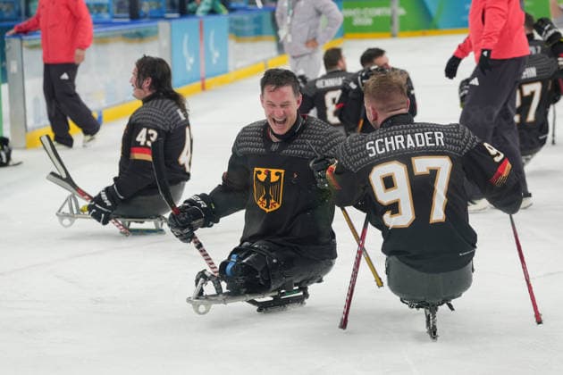 Para Ice hockey, Eishockey Milano Cortina 2026 Paralympic Winter Olympics: Slovakia Vs Germany Germany s para ice hockey team celebrates after winning over Slovakia in the Para Ice Hockey Classification Game at Milano Santagiulia Ice Hockey Arena during the Paralympic Winter games, Winterspiele,Spiele, Summer games in Milano, Italy, on March 12, 2026. Milano Milano Italy  Copyright: xRanjithxKumarx originalFilename:kumar-paralymp260312_np9qy.jpg