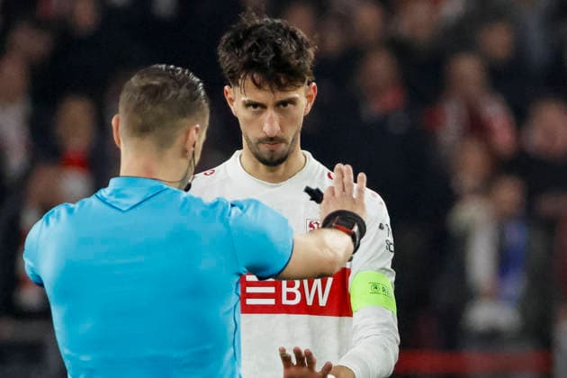 Referee Donatas Rumsas LTU and Atakan Karazor VfB Stuttgart, 16 in dialog , Germany, Football, UEFA Europa League, Round of 16, 2025 2026, VfB Stuttgart vs FC Porto, 12 03 2026, Stuttgart Arena Stuttgart Germany Copyright: xGrantxHubbsx