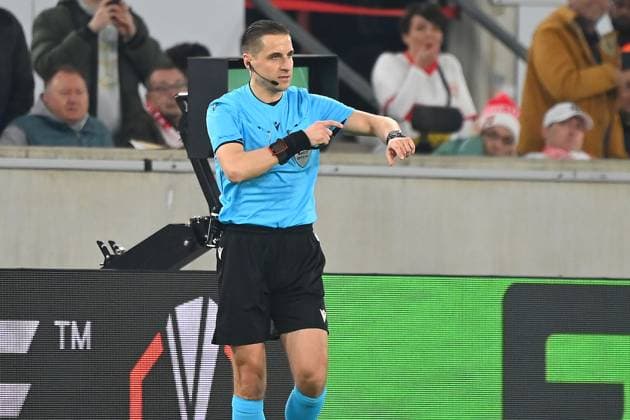 Referee Donatas RUMSAS rules a handball on the supposed goal for 2 2 after VAR Football UEFA Europa League round of 16 VfB Stuttgart FC Porto 1 2 on 12 03 2026 MHP ARENA