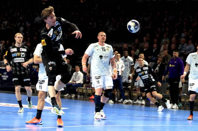 DEU, Machineseeker EHF Champions League, Fuechse Berlin vs HBC Nantes, 12 03 2026, Max Schmeling Halle, Berlin, DEU, Machineseeker EHF Champions League, Fuechse Berlin vs HBC Nantes, in the picture Nils Lichtlein Fuechse Berlin 17 , Matej Gaber HBC Nantes 15 nordphotoxGmbHx xEngler nph00076