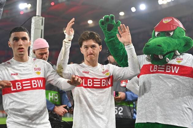 from left Bilal EL KHANNOUSS VFB Stuttgart , Angelo STILLER VFB Stuttgart , Mascot Fritzle after the match Football UEFA Europa League round of 16 VfB Stuttgart FC Porto 1 2 on 12 03 2026 MHP ARENA