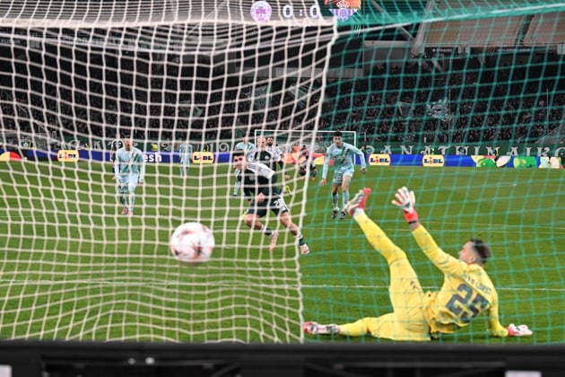 UEFA Europa League, Panathinaikos FC vs Real Betis - Vicente Taborda of Panathinaikos in action while scoring the 1-0 with penalty shot during the UEFA Europa League round of 16 1st leg soccer match between Panathinaikos FC and Real Betis held at Olympic Athletic Center of Athens in Athens, Greece, 12 March 2026. IMAGO ONE INCH PRODUCTIONS ATHENS Greece Copyright: xOnexInchxProductionsx 6890117