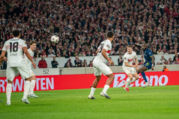 12 03 2026, xdaymx, Football UEFA Europa League, VfB Stuttgart FC Porto Seko Fofana with a shot on goal DFL DFB REGULATIONS PROHIBIT ANY USE OF PHOTOGRAPHS as IMAGE SEQUENCES and or QUASI VIDEO Stuttgart