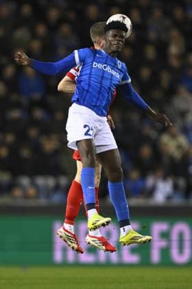 Genk s Aaron Bibout Banind fights for the ball during a game between Belgian soccer team KRC Genk and German Freiburg, Thursday 12 March 2026 in Genk, the first leg of the 1 16 Finals of the UEFA Europa League tournament. JOHAN EYCKENS JohanxEyckens  x167299288x