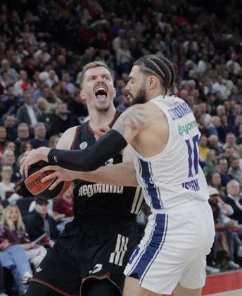 Bayerns 13 Andreas OBST vs Istanbuls 10 CORDINIER Basketball Bayern Efes Istanbul Euroleague, FC Bayern Basketball Anadolu Efes Istanbul, Round 31, Season 2025 2026, on 12 03 2026 in Munich, S A P G A R D E N, Germany Source Copyright Credit Oryk HAIST xBASKETBALL-BAYERN-EFESx