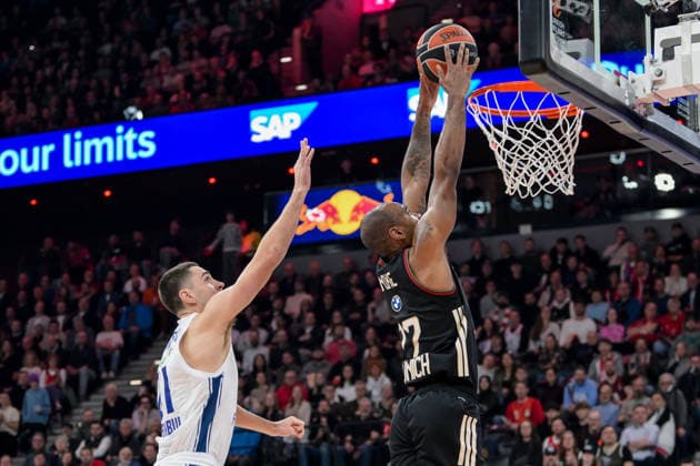 Basketball, Euroleague, 20260312, FC Bayern Munich Anadolu Efes Istanbul Pictured from l Cole SWIDER Istanbul, 21 , Isiaha MIKE Bayern, 22 , Basket Munich SAP Garden Bayern Germany Copyright: Passion2Press.dex xMarkusxFischex