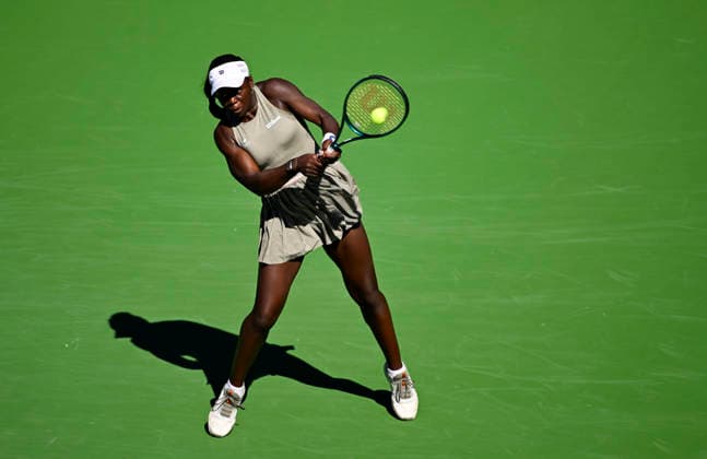 March 12, 2026 Victoria Mboko (CAN) returns a shot against Aryna Sabalenka during their quarterfinals match at the BNP Paribas Open held at the Indian Wells Tennis Garden in Indian Wells, California. California. Mandatory Photo Credit : CSM Tennis 2026: BNP Paribas Open MAR 12  - ZUMAc04_ 20260312_zma_c04_068 Copyright: xCharlesxBausx