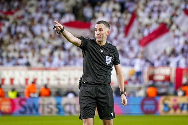 Belgium Football Europa League 2025 2026, Round of 16 KRC Genk vs SC Freiburg Cegeka Arena Genk Referee Christopher Kavanagh England Gesture, gesture, emotion Copyright: xJOERANxSTEINSIEKx