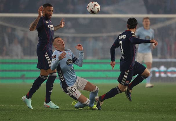 ESP: Real Celta v Olympique Lyonnais, EuropaLeague, 12 March 2026 Iago Aspas of Real Club Celta de Vigo and Nicolas Tagliafico of Olympique Lyonnaisin action during the UEFA Europe League KO poff, 2st leg between Real Club Celta de Vigo and Olympique Lyonnais at Stadium Municipal ABANCA Balaidos on March 12,2026 in Vigo (Spain) (Photo by Luis de la Mata SportPix Sipa USA Vigo Stadium Municipal Balaidos ABANC Galicia Spain Copyright: xLuisxdexlaxMatax xsportPix.org.ux