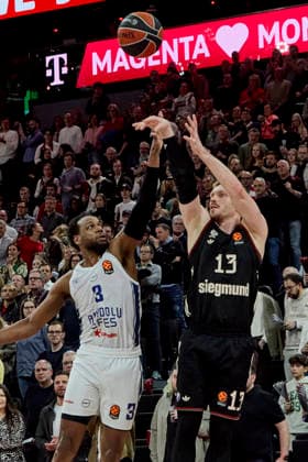 Turkish Airlines EuroLeague Basketball, FC Bayern Munich Basketball vs Anadolu Efes Istanbul, Munich FC Bayern Basketball, Munich FC Bayern Basketball, Istanbul Anadolu Efes, 2026 03 12 in Munich SAP Garden OBST Andreas FC Bayern Munich Guard G Nr13 BAY13 , LOYD Jordan Anadolu Efes Istanbul Guard G Nr3 EFS3 sportworld Munich SAP Garden Bayern Germany