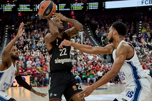 Turkish Airlines EuroLeague Basketball, FC Bayern Munich Basketball vs Anadolu Efes Istanbul, Munich FC Bayern Basketball, Munich FC Bayern Basketball, Istanbul Anadolu Efes, 2026 03 12 in Munich SAP Garden MIKE Isiaha FC Bayern Munich Forward F Nr22 BAY22 , DOZIER Pj Anadolu Efes Istanbul Guard G Nr15 EFS15 sportworld Munich SAP Garden Bayern Germany