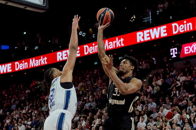 Turkish Airlines EuroLeague Basketball, FC Bayern Munich Basketball vs Anadolu Efes Istanbul, Munich FC Bayern Basketball, Munich FC Bayern Basketball, Istanbul Anadolu Efes, 2026 03 12 in Munich SAP Garden MCCORMACK David FC Bayern Munich Center C Nr33 BAY33 , DESSERT Brice Anadolu Efes Istanbul Center C Nr13 EFS13 sportworld Munich SAP Garden Bayern Germany