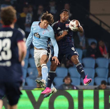 ESP: Real Celta v Olympique Lyonnais, EuropaLeague, 12 March 2026 Marcos Alonso of Real Club Celta de Vigo and Endrick of Olympique Lyonnaisin action during the UEFA Europe League KO poff, 2st leg between Real Club Celta de Vigo and Olympique Lyonnais at Stadium Municipal ABANCA Balaidos on March 12,2026 in Vigo (Spain) (Photo by Luis de la Mata SportPix Sipa USA Vigo Stadium Municipal Balaidos ABANC Galicia Spain Copyright: xLuisxdexlaxMatax xsportPix.org.ux