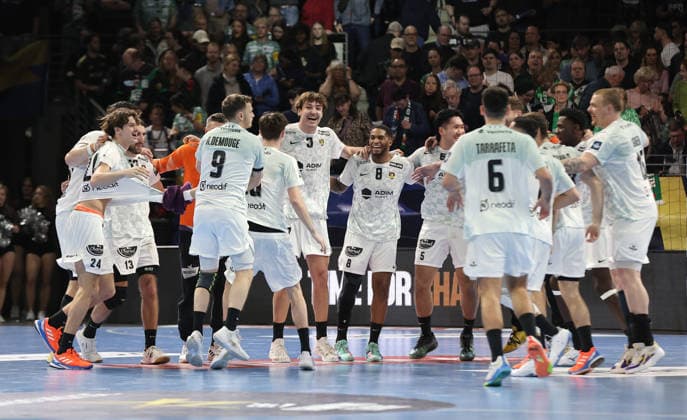 Nantes team cheers after the end of the match Joy Emotion Cheers Sport Handball CL Champions League Champions League Men 14 Matchday Season 2025 2026 12 03 2026 Füchse Berlin vs HBC Nantes at the Max Schmeling Halle