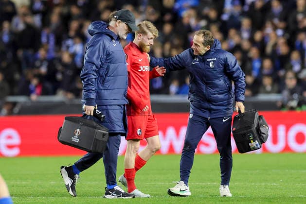 Jan Niklas Beste SC Freiburg leaves the pitch injured and is substituted, UEFA Europa League 2025 26 Round of 16 First Leg, KRC Genk v SC Freiburg, Cegeka Arena on March 12, 2026 in Genk, Belgium Photo by Marco Steinbrenner DeFodi Images Jan Niklas Beste SC Freiburg leaves the pitch injured and is substituted, UEFA Europa League 2025 26 Round of 16 First Leg, KRC Genk v SC Freiburg, Cegeka Arena, March 12, 2026 in Genk, Belgium Photo by Marco Steinbrenner DeFodi Images