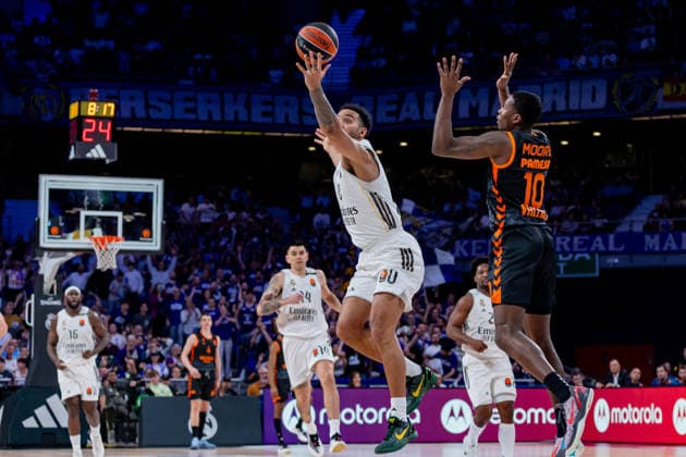 ESP Real Madrid v Valencia Basket Euroleague Trey Lyles of Real Madrid and Moore Valencia during the Euroleague match, between Real Madrid and Valencia Basket played at Movistar Arena Stadium on March 12, 2026 in Madrid Spain Madrid Spain Basketball Copyright: xAlbaxPachecox xAgenciaxLOFx