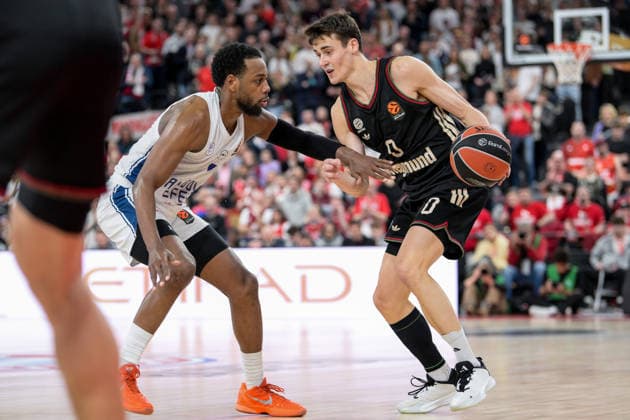 Basketball, Euroleague, 20260312, FC Bayern Munich Anadolu Efes Istanbul Pictured from l Jordan LOYD Istanbul, 3 , Neno DIMITRIJEVIC Bayern, 0 Munich SAP Garden Bayern Germany Copyright: Passion2Press.dex xMarkusxFischex