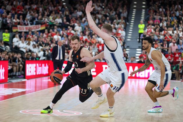 Andreas Obst FC Bayern Basketball, 13 with Rolands Smits Anadolu Efes Istanbul, 11 and Nick Weiler Babb Anadolu Efes Istanbul, 08 , GER, FC Bayern Basketball vs Anadolu Efes Istanbul, Basketball, Euroleague, Matchday 31, Season 2025 2026, 12 03 2026, GER, FC Bayern Basketball vs Anadolu Efes Istanbul, Basketball, Euroleague, Matchday 31, Season 2025 2026, 12 03 2026 Munich Copyright: xEibner-Pressefoto JennixMaulx EP_JML