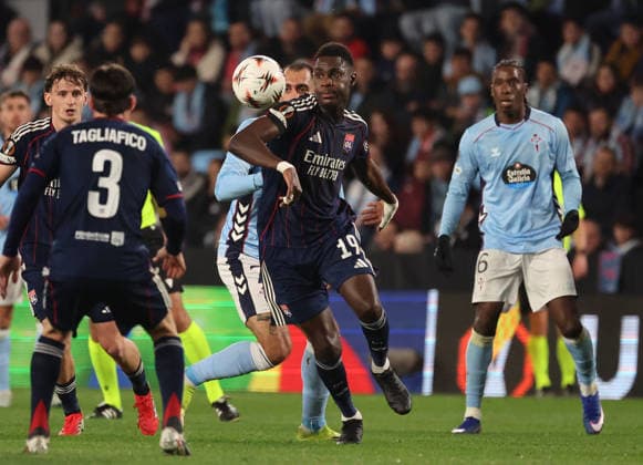 ESP: Real Celta v Olympique Lyonnais, EuropaLeague, 12 March 2026 Moussa Niakhate of Olympique Lyonnais in action during the UEFA Europe League KO poff, 2st leg between Real Club Celta de Vigo and Olympique Lyonnais at Stadium Municipal ABANCA Balaidos on March 12,2026 in Vigo (Spain) (Photo by Luis de la Mata SportPix Sipa USA Vigo Stadium Municipal Balaidos ABANC Galicia Spain Copyright: xLuisxdexlaxMatax xsportPix.org.ux