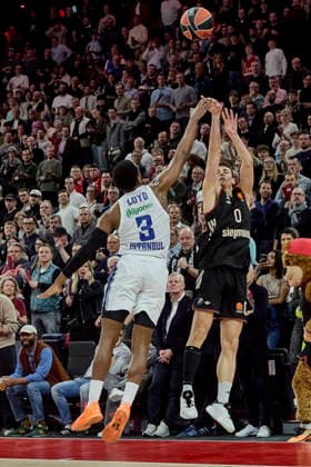 Turkish Airlines EuroLeague Basketball, FC Bayern Munich Basketball vs Anadolu Efes Istanbul, Munich FC Bayern Basketball, Munich FC Bayern Basketball, Istanbul Anadolu Efes, 2026 03 12 in Munich SAP Garden Foul Anadolu Efes Istanbul DIMITRIJEVIC Neno FC Bayern Munich Guard G Nr0 BAY0 , LOYD Jordan Anadolu Efes Istanbul Guard G Nr3 EFS3 sportworld Munich SAP Garden Bayern Germany