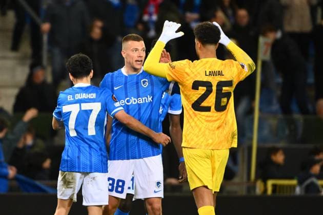 KRC Genk v Freiburg - UEFA Europa League GENK, BELGIUM - MARCH 12 : Lawal Tobias goalkeeper of KRC Genk, Heymans Daan midfielder of KRC Genk during the UEFA Europa League 2025 26 round of 16 match first leg between KRC Genk and Freiburg on March 12, 2026 in Genk, Belgium, 12 03 2026 Genk Belgium  Copyright: xVincentxKalutx