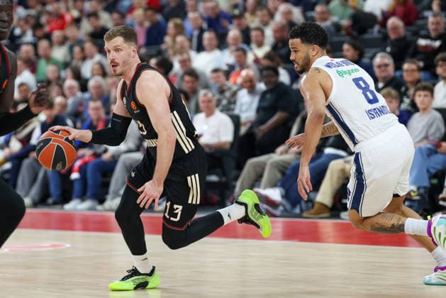 Andreas Obst FC Bayern Basketball, 13 with Nick Weiler Babb Anadolu Efes Istanbul, 08 , GER, FC Bayern Basketball vs Anadolu Efes Istanbul, Basketball, Euroleague, Matchday 31, Season 2025 2026, 12 03 2026, GER, FC Bayern Basketball vs Anadolu Efes Istanbul, Basketball, Euroleague, Matchday 31, Season 2025 2026, 12 03 2026 Munich Copyright: xEibner-Pressefoto JennixMaulx EP_JML