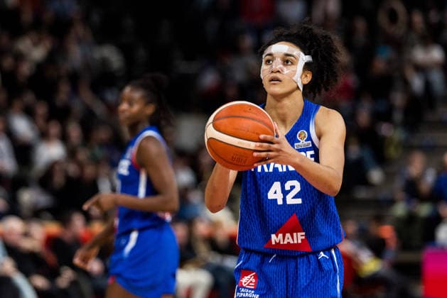 LYON-VILLEURBANNE, FRANCE - MARCH 12: Leila Lacan (France, 42) on the freethrow line during the FIBA Women™s World Cup Qualifying Tournament match between Colombia (COL) vs. France (FRA) at Astroballe on matchday 2 of the FIBA Women™s World Cup Qualifying Tournament on March 12, 2026 in Lyon-Villeurbanne, France. France Copyright: xSteffiexWunderlx