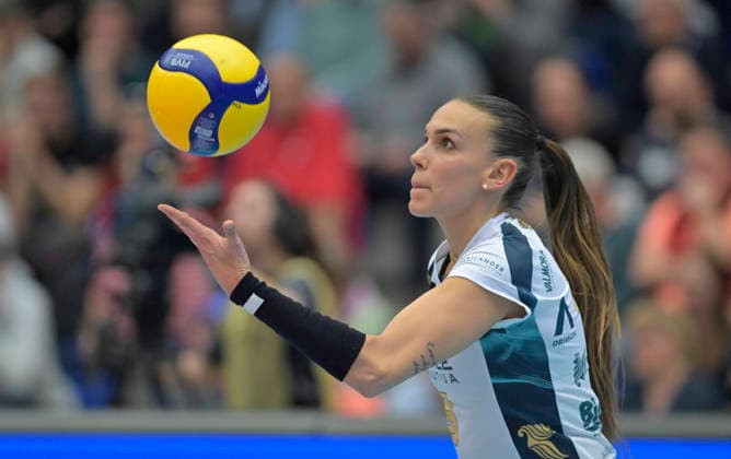 12 3 2026, Chieries Sara Alberti serving, Volleyball, CEV Cup, semi-final, Dresdner SC Reale Mutua Fenera Chieri, c Dresden