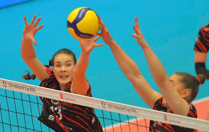 12 3 2026, Dresdens Florentine Rosemann and Dresdens Lorena Lorber Fijok during a successful block, Volleyball, CEV Cup, semi-final, Dresdner SC Reale Mutua Fenera Chieri, c Dresden