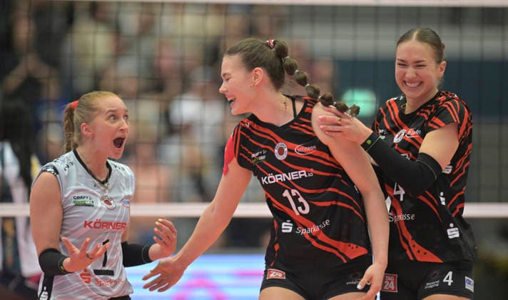12 3 2026, Dresdens Florentine Rosemann, center, cheers with Dresdens Patricia Nestler and Dresdens Emma Grome, Volleyball, CEV Cup, Semifinal, Dresdner SC Reale Mutua Fenera Chieri, c Dresden