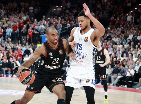 from left Isiaha MIKE Muenchen , P J DOZIER Istanbul , Basketball, Euro League 2025 26, FC Bayern München Basketball vs Anadolu Efes Istanbul, 12 03 26 06 02 25, SAP Garden, Muenchen, Copyright: WolfgangxFehrmann