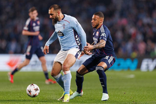 Corentin Tolisso and Borja Iglesias seen during UEFA Europa League round of 16 game between teams of RC Celta de Vigo and Olympique Lyonnais at Estadio de Balaidos (Joao Gregorio Ball Raw Images PT) Vigo Estadio de Balaidos Spain Copyright: xJoaoxGregoriox CeltaLyonJoao53