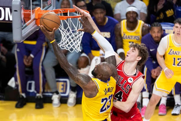 March 12, 2026, Los Angeles, California, USA: Los Angeles LakersÃ¢â‚¬â ¢ LeBron James (23) goes to the basket under pressure from Chicago BullsÃ¢â‚¬â ¢ Matas Buzelis (14) during an NBA, Basketball Herren, USA basketball game at Crypto.com Arena on Thursday, March 12, 2026 in Los Angeles. NBA 2026: Bulls Vs Lakers  - ZUMAc68_ 20260312_zaf_c68_051 Copyright: xRingoxChiux