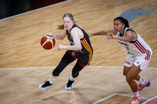 Basketball Villeurbanne 12.03.2026 Wommen™s Basketball World Cup 2026 Qualifying Tournament Philippinen (PHI) - Deutschland (GER) Frida Bühner (Deutschland, No.20) Kacey Dela Rosa (Philippinen, No.28) *** Basketball Villeurbanne 12 03 2026 Wommen™s Basketball World Cup 2026 Qualifying Tournament Philippines PHI Germany GER Frida Bühner Germany, No 20 Kacey Dela Rosa Philippines, No 28