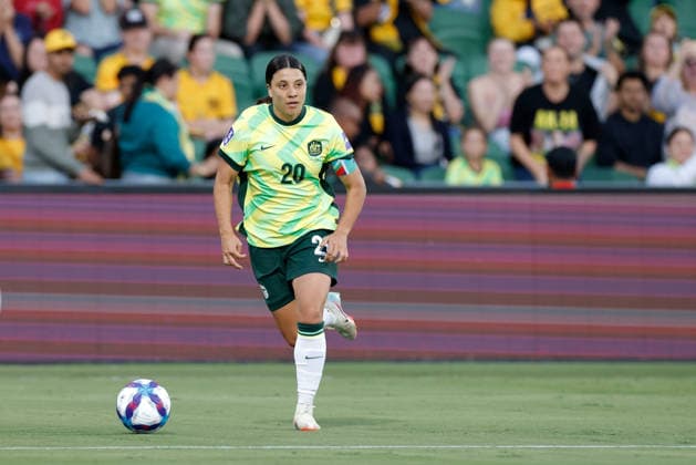 SOCCER ASIAN CUP MATILDAS DPR KOREA, Sam Kerr of Australia looks to cross to Alanna Kennedy during the AFC Women™s Asian Cup Quarter Final match between Australia and Democratic People s Republic of Korea (DPR) at HBF Park in Perth, Friday, March 13, 2026. ( NO ARCHIVING, EDITORIAL USE ONLY PERTH WESTERN AUSTRALIA AUSTRALIA  Copyright: xRICHARDxWAINWRIGHTx 20260313164800385457