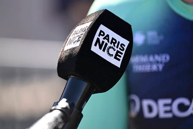Paris Nice 2026 Stage 6 APT, FRANCE - MARCH 13 : illustration picture of a microphone with a logo « Paris-Nice » during stage 6 of the 84th edition of Paris - Nice an UCI World Tour 2.UWT cycling road race stage for Men Elite of 179.3 km with start in Barbentane and finish in Apt on March 13, 2026 in Apt, France, 13 03 2026 ( Motordriver Guy De Vuyst - Apt France  Copyright: xNicoxVereeckenx
