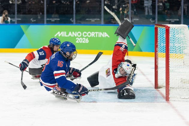 March 13, 2026, Milan, Lombardy, Italy: DECLAN FARMER 16 of USA shoots during the Semi Final game between Team United States (USA) and Team Czechia (CZE) at the Milano Cortina 2026 Paralympic Winter games, Winterspiele,Spiele, Summer games USA won 6:1 and advances to the Final. Paralympics 2026: Milano Cortina: Para Ice hockey, Eishockey Men s Semi Final: USA 6:1 CZE  - ZUMAc179 20260313_oly_c179_025 Copyright: xMickaelxChavetx
