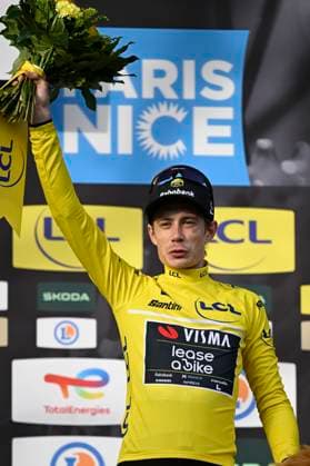 Paris Nice 2026 Stage 6 APT, FRANCE - MARCH 13 : Vingegaard Jonas (DEN) of Team Visma I Lease a Bike pictured with the yellow jersey during the podium ceremony of stage 6 of the 84th edition of Paris - Nice an UCI World Tour 2.UWT cycling road race stage for Men Elite of 179.3 km with start in Barbentane and finish in Apt on March 13, 2026 in Apt, France, 13 03 2026 ( Motordriver Guy De Vuyst - Apt France  Copyright: xNicoxVereeckenx