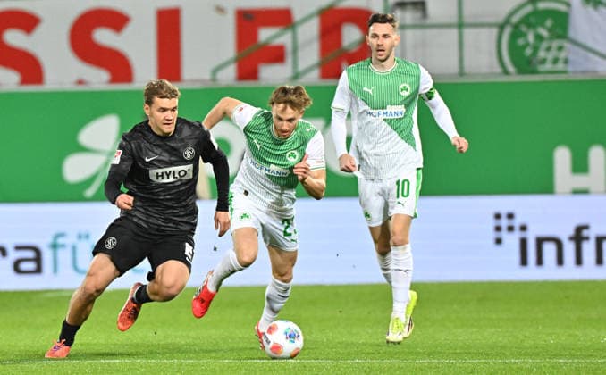 13 03 2026 Soccer Season 2025 2026 2 Soccer Bundesliga 26 Matchday SpVgg Greuther Fürth Kleeblatt SGF SV Elversberg SVE Sportfoto Zink MeZi xmexzix DFL regulations prohibit any use of photographs as image sequences and or quasi video only for editorial use Lasse Günther Guenther 21, SV Elversberg Jannik Dehm 23, SpVgg Greuther Fürth, rechts
