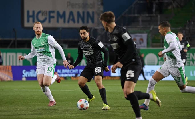 13 03 2026, Football, Men, 2 Bundesliga, Season 2025 2026, SpVgg Greuther Fürth SV 07 Elversberg, Paul Will SpVgg Greuther Fürth Immanuel Pherai SV 07 Elversberg Fürth Sportpark Ronhof Thomas Sommer Bayern Germany DEU Copyright: xFabianxKleerx