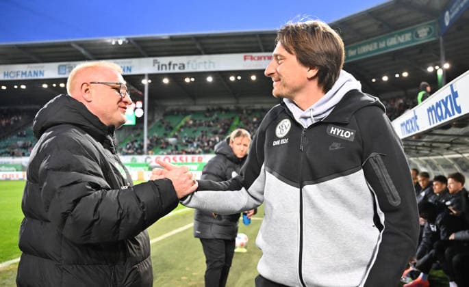 13 03 2026 Soccer Season 2025 2026 2 Soccer Bundesliga 26 Matchday SpVgg Greuther Fürth Kleeblatt SGF SV Elversberg SVE Sportfoto Zink xwoxzix DFL regulations prohibit any use of photographs as image sequences and or quasi video only for editorial use Heiko Vogel Trainer SpVgg Greuther Fürth Vincent Wagner Trainer SV Elversberg Handshake Handshake